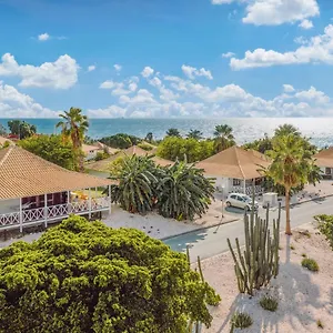 https://papagayo-beach-resort.comcaribbean.com